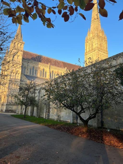 New Studio Apartment - Minutes Walk To Cathedral Salisbury Esterno foto