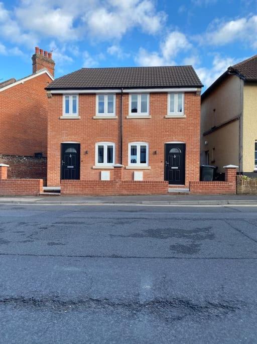 New Studio Apartment - Minutes Walk To Cathedral Salisbury Esterno foto