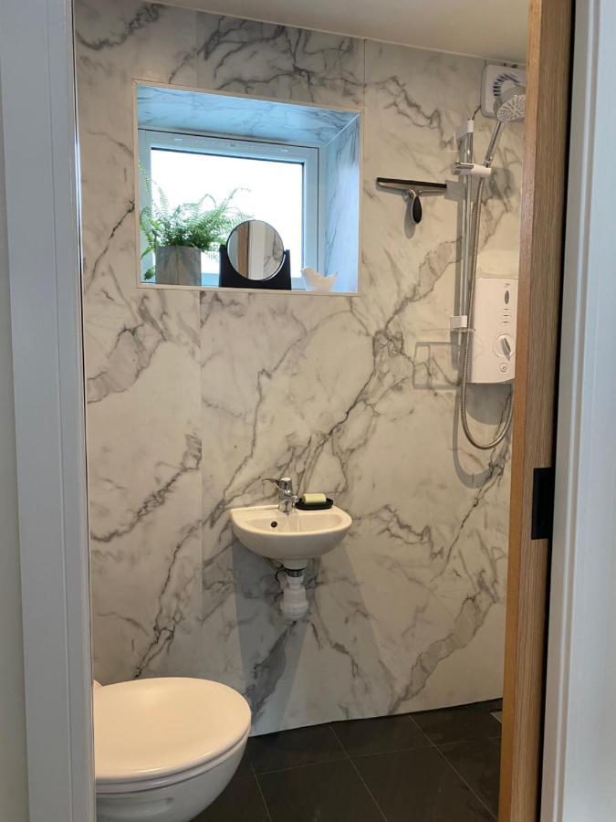 New Studio Apartment - Minutes Walk To Cathedral Salisbury Esterno foto