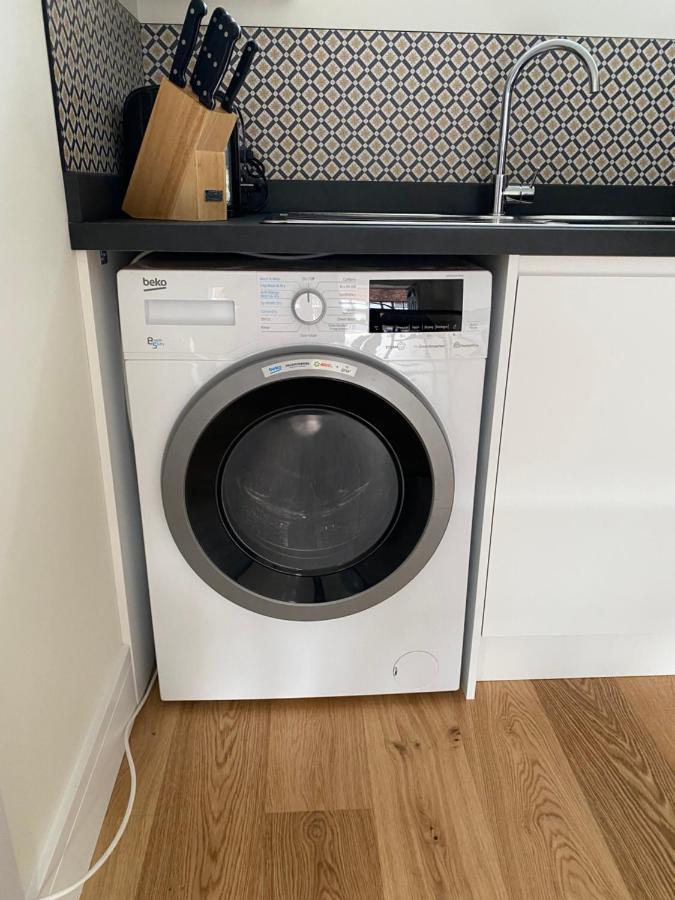 New Studio Apartment - Minutes Walk To Cathedral Salisbury Esterno foto