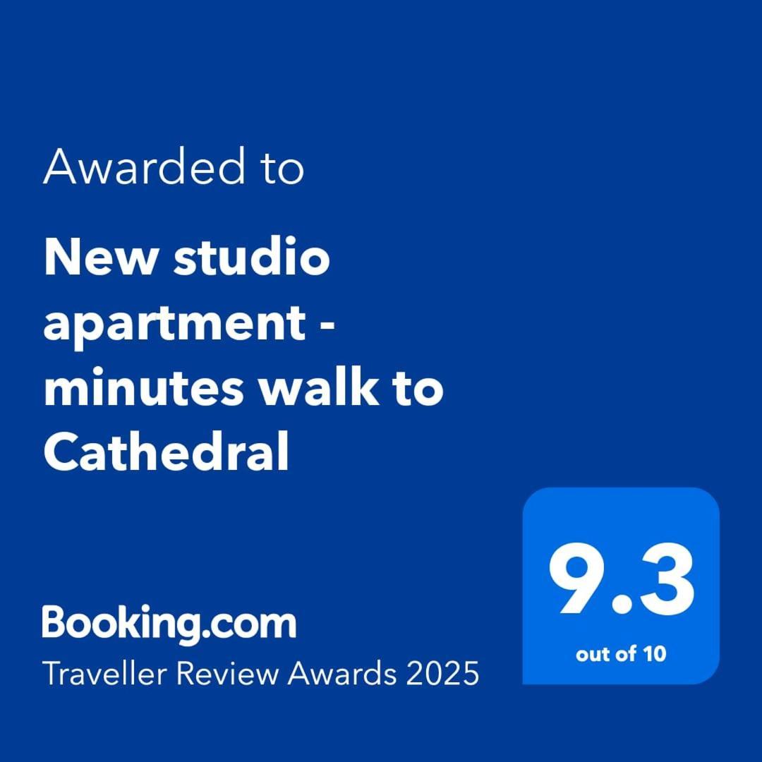 New Studio Apartment - Minutes Walk To Cathedral Salisbury Esterno foto